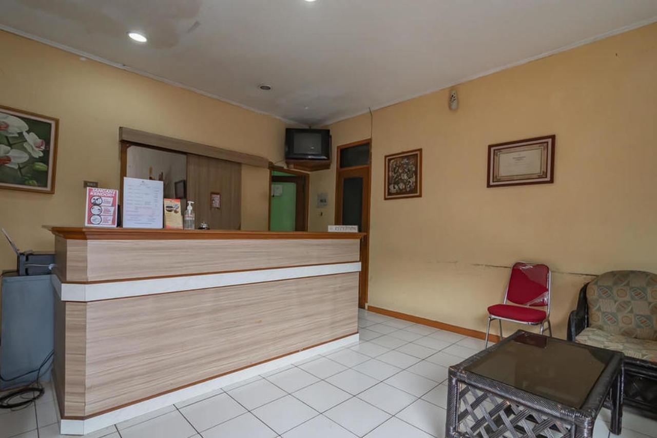 Hotel Puspa Sari Redpartner Чиатер Экстерьер фото