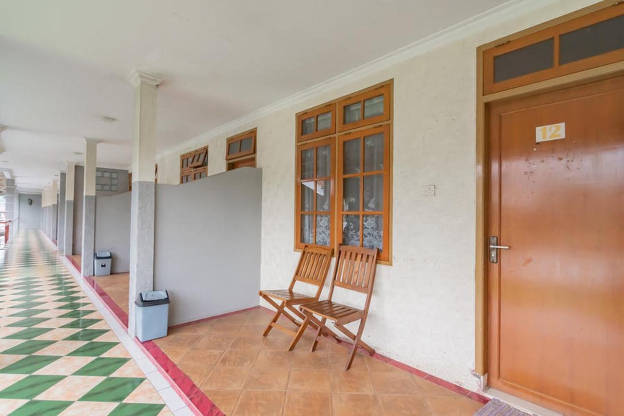Hotel Puspa Sari Redpartner Чиатер Экстерьер фото