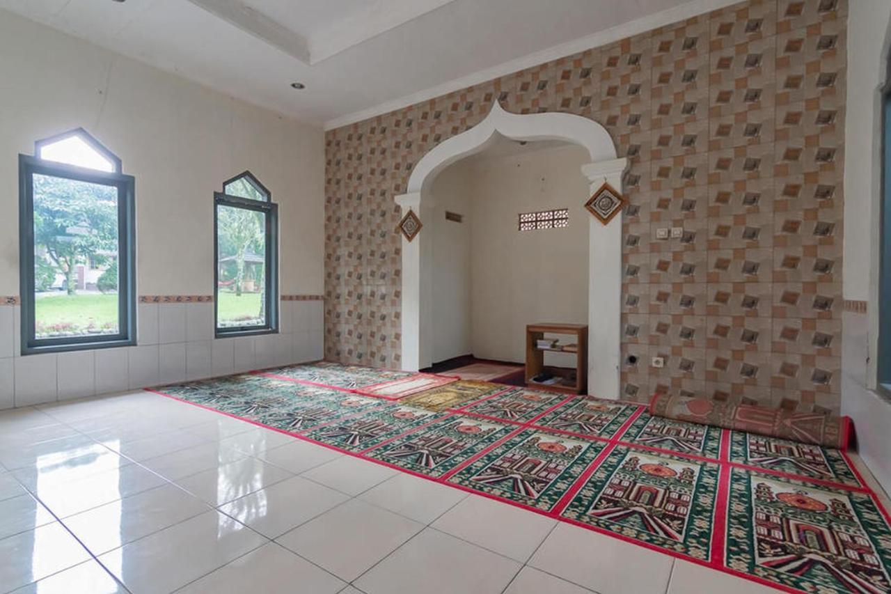 Hotel Puspa Sari Redpartner Чиатер Экстерьер фото