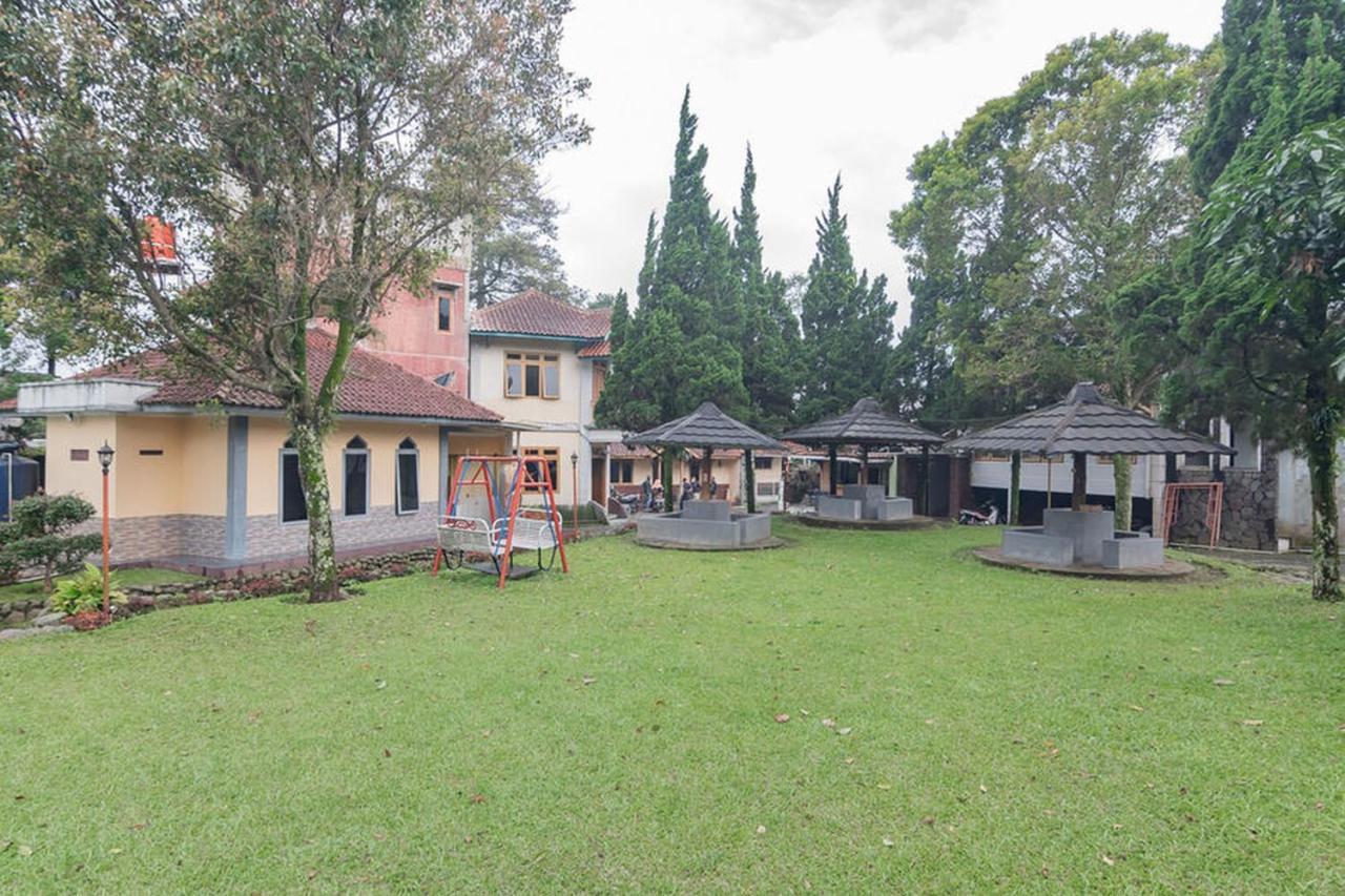 Hotel Puspa Sari Redpartner Чиатер Экстерьер фото