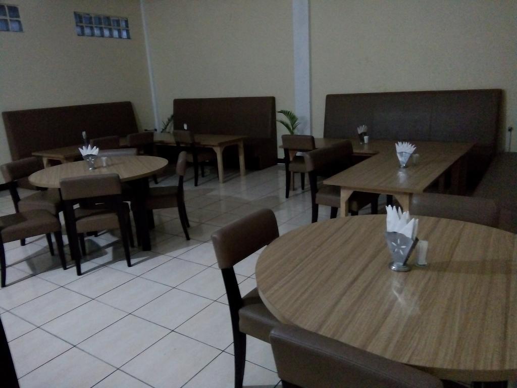 Hotel Puspa Sari Redpartner Чиатер Экстерьер фото